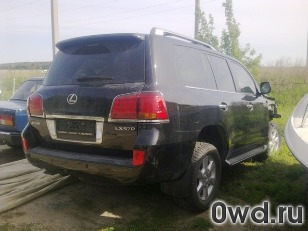 Битый автомобиль Lexus LX